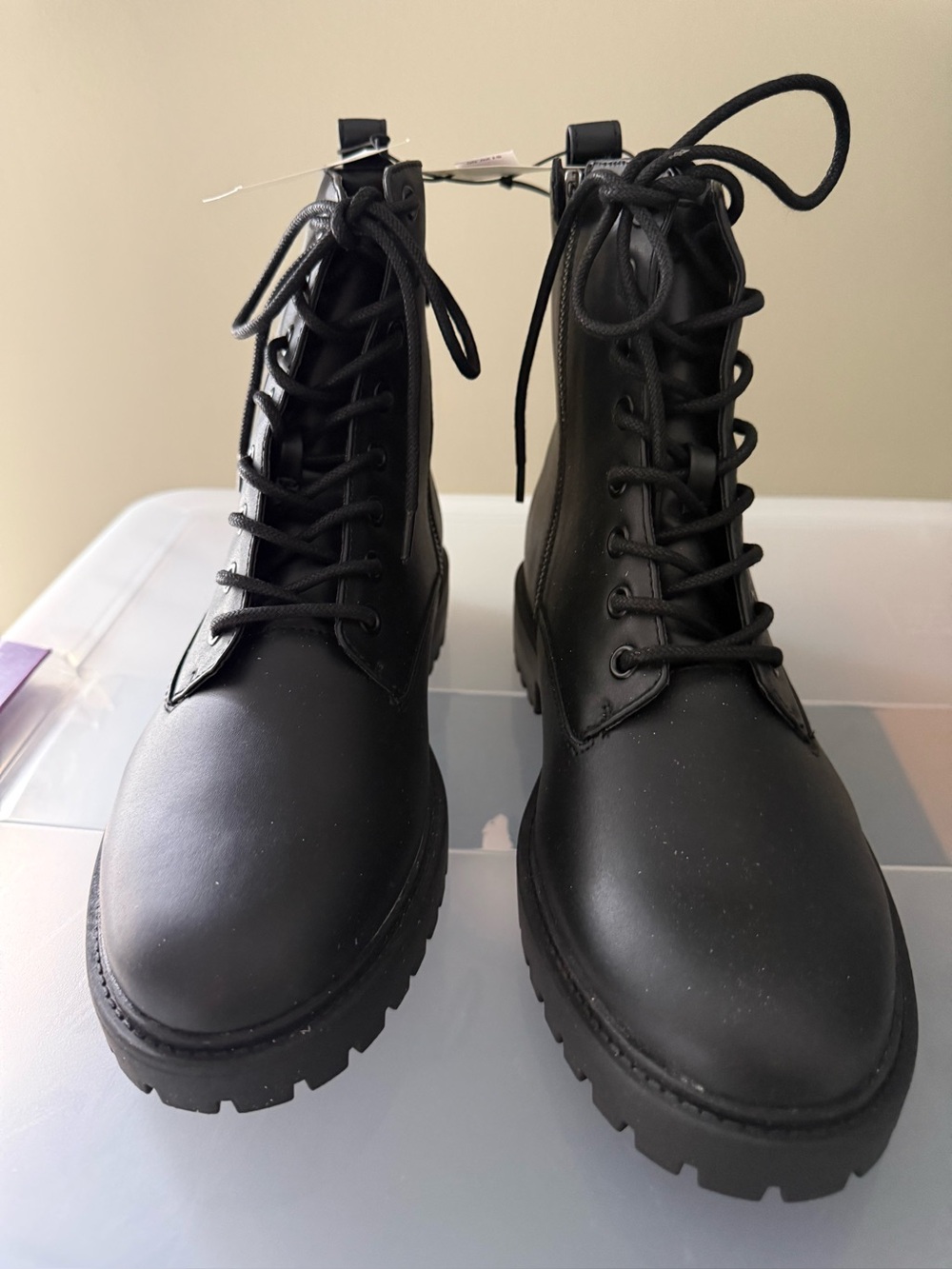 NWT Banana Republic Vegan Combat Boots SZ 9 Never Worn - Picture 3 of 8